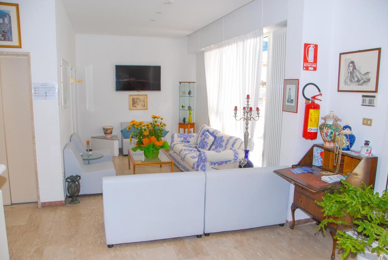 Hotel Marilonda リミニ エクステリア 写真