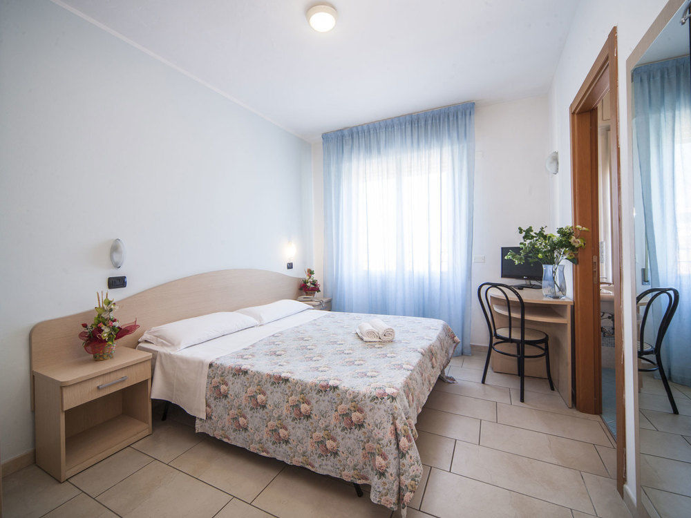 Hotel Marilonda リミニ エクステリア 写真